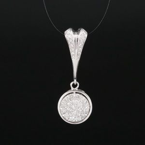 18K Gold Diamond Cluster Pendant - 2.10g Total weight